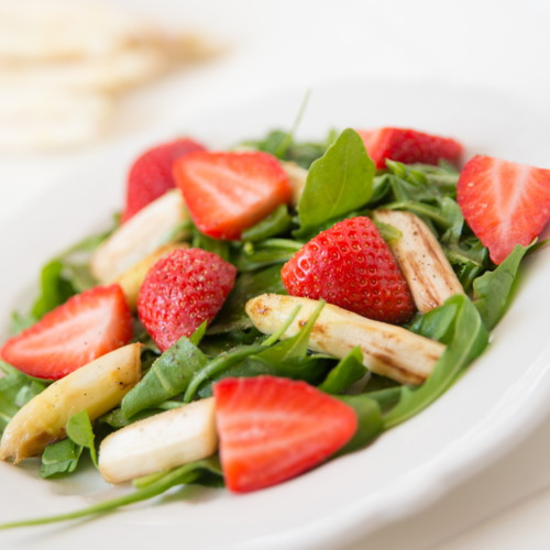Spargelsalat mit Erdbeeren Rezept